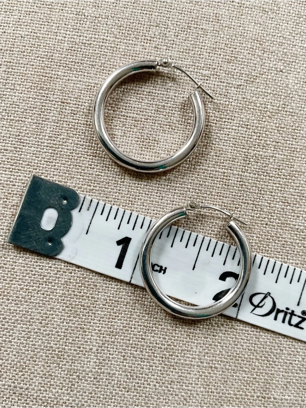 14K White Gold Hoop Earrings 25mm 1” Tubular Hoops Israel 1.73g - Picture 9 of 10